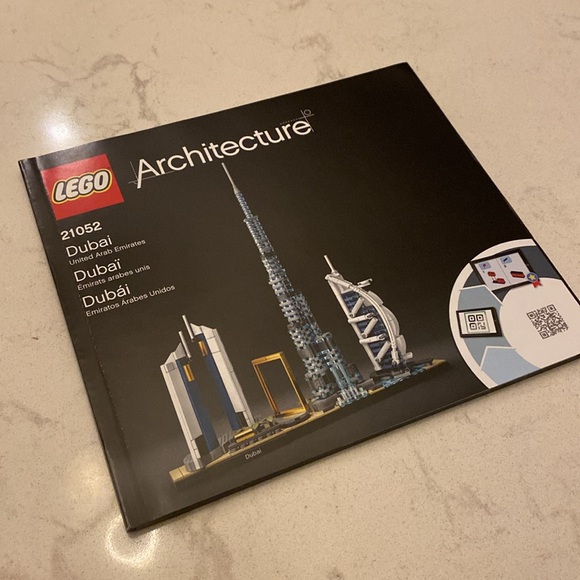 Retired Lego Architecture Skyline Collection Dubai 21052 - Picture 9 of 9